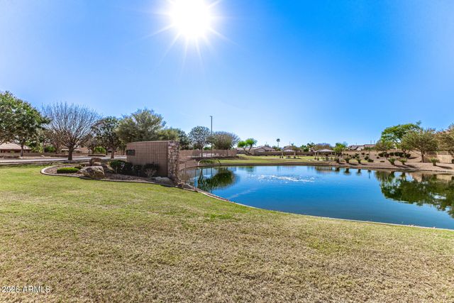 860 E LA COSTA Place, Chandler, AZ 85249