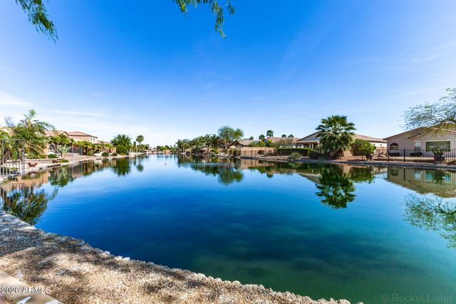 860 E LA COSTA Place, Chandler, AZ 85249