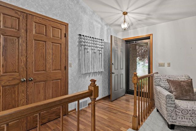 21 KENSINGTON COURT, Appleton, WI 54915
