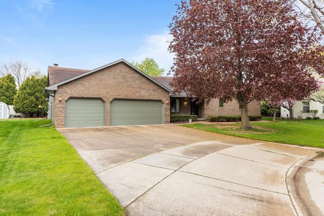 21 KENSINGTON COURT, Appleton, WI 54915