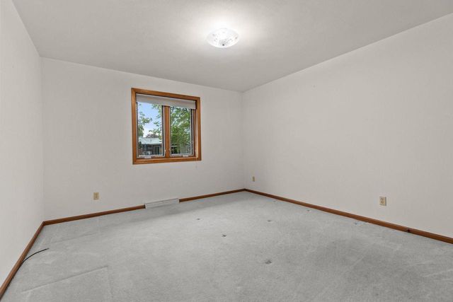 21 KENSINGTON COURT, Appleton, WI 54915