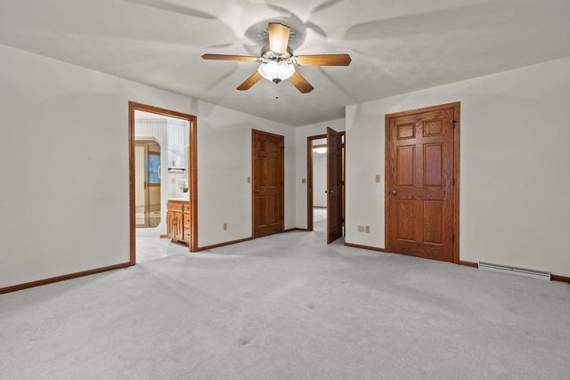 21 KENSINGTON COURT, Appleton, WI 54915