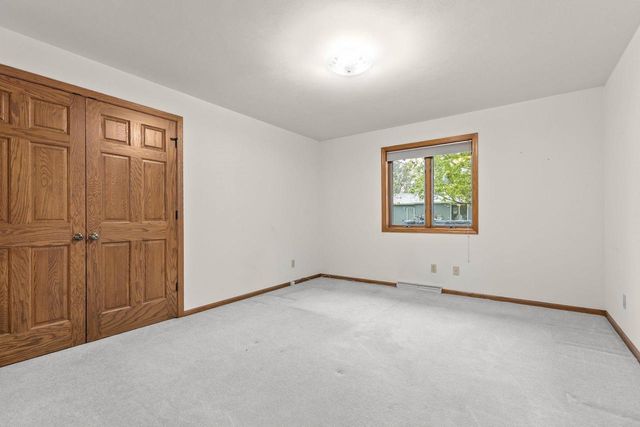 21 KENSINGTON COURT, Appleton, WI 54915