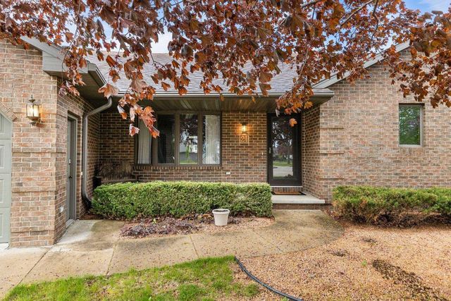 21 KENSINGTON COURT, Appleton, WI 54915
