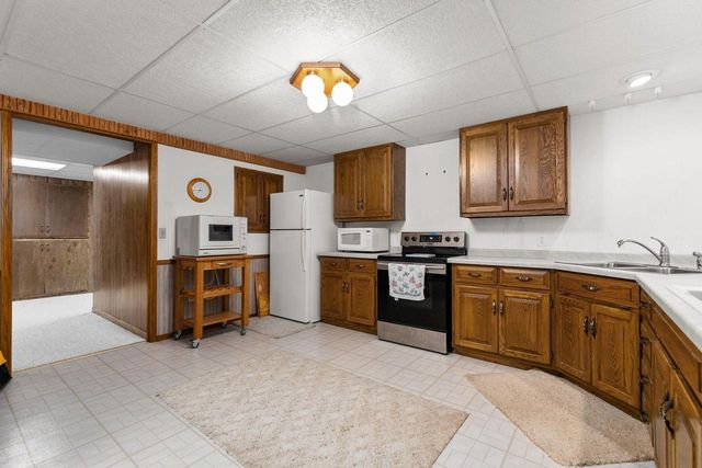 21 KENSINGTON COURT, Appleton, WI 54915