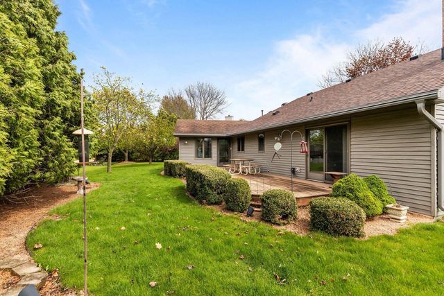 21 KENSINGTON COURT, Appleton, WI 54915