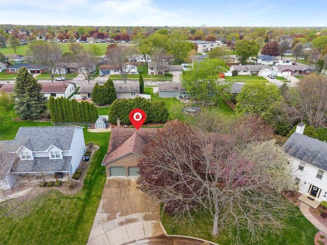 21 KENSINGTON COURT, Appleton, WI 54915