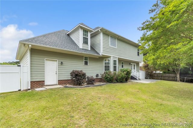 630 Thorncliff Drive, Raeford, NC 28376