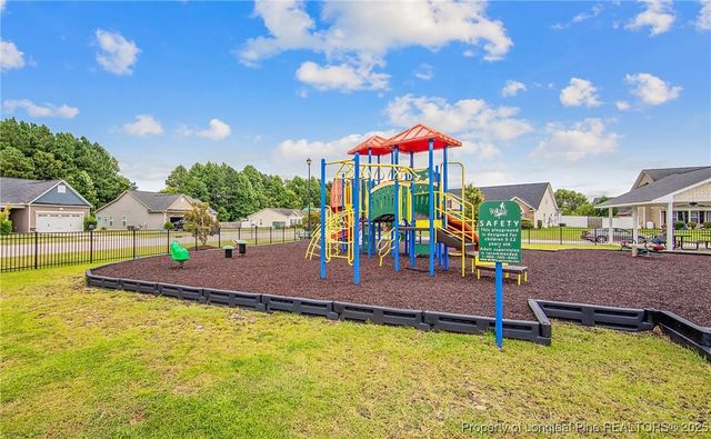 630 Thorncliff Drive, Raeford, NC 28376