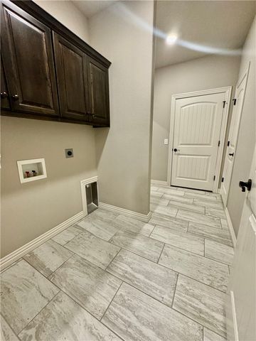 1300 Hickory Street, Cave Springs, AR 72718