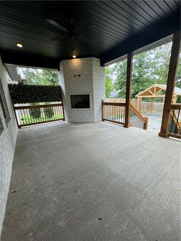 1300 Hickory Street, Cave Springs, AR 72718