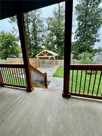 1300 Hickory Street, Cave Springs, AR 72718