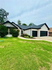 1300 Hickory Street, Cave Springs, AR 72718