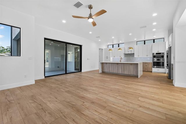 4555 26TH AVENUE S, St Petersburg, FL 33711