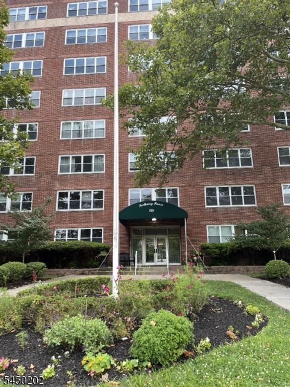 926 Bloomfield Ave 8K, Glen Ridge Boro Twp., NJ 07028 — exterior