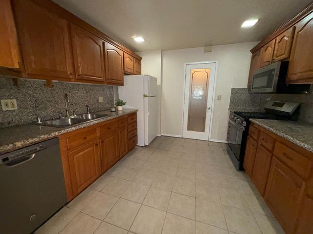 3641 Bainbridge Drive, North Highlands, CA 95660