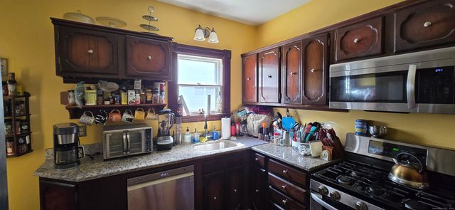 28 Perkins Avenue, Norwich, CT 06360