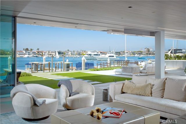 1220 W Bay Avenue, Newport Beach, CA 92661