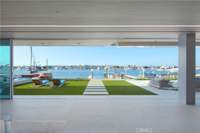 1220 W Bay Avenue, Newport Beach, CA 92661