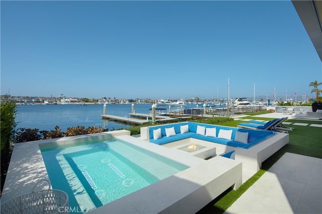 1220 W Bay Avenue, Newport Beach, CA 92661