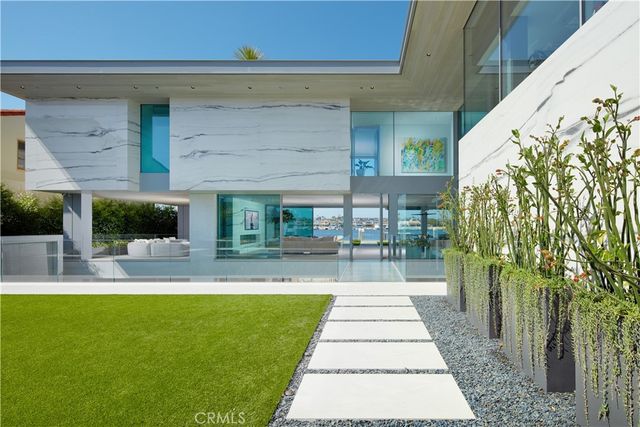 1220 W Bay Avenue, Newport Beach, CA 92661