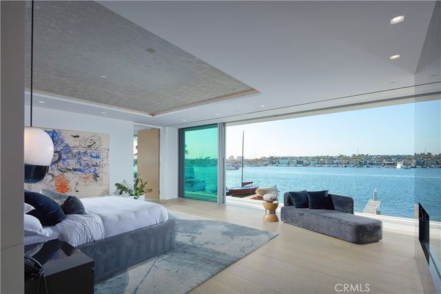 1220 W Bay Avenue, Newport Beach, CA 92661