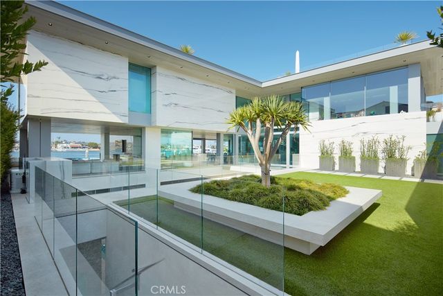 1220 W Bay Avenue, Newport Beach, CA 92661