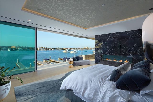 1220 W Bay Avenue, Newport Beach, CA 92661