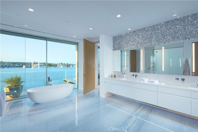 1220 W Bay Avenue, Newport Beach, CA 92661
