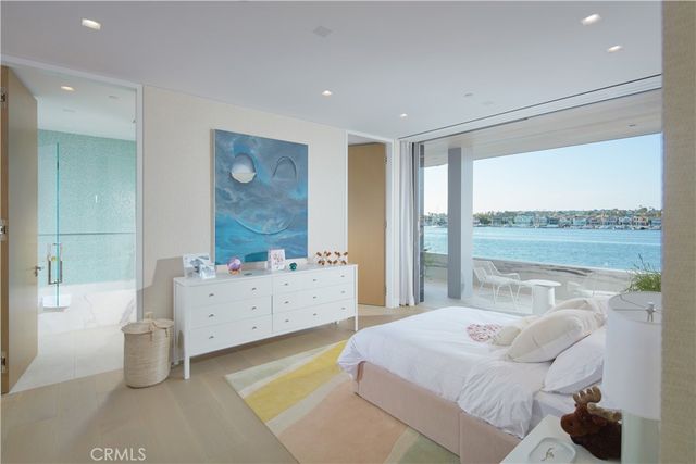 1220 W Bay Avenue, Newport Beach, CA 92661