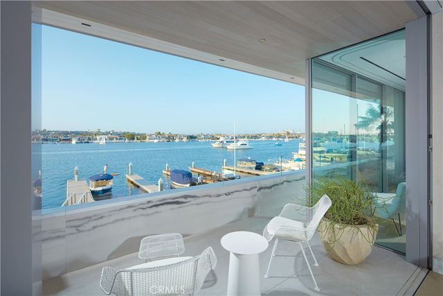 1220 W Bay Avenue, Newport Beach, CA 92661