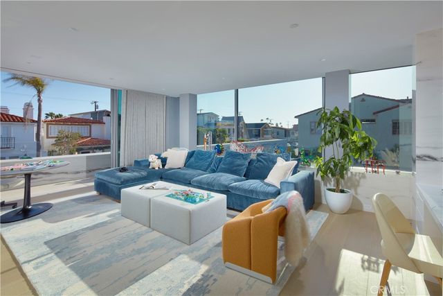 1220 W Bay Avenue, Newport Beach, CA 92661