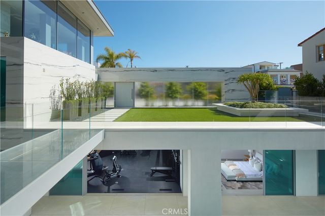 1220 W Bay Avenue, Newport Beach, CA 92661