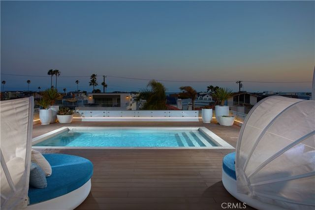 1220 W Bay Avenue, Newport Beach, CA 92661
