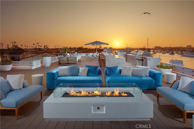 1220 W Bay Avenue, Newport Beach, CA 92661
