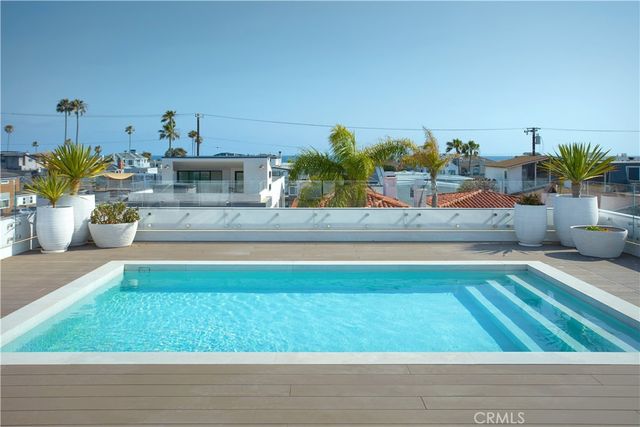 1220 W Bay Avenue, Newport Beach, CA 92661