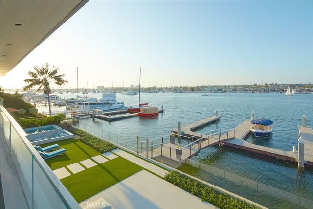 1220 W Bay Avenue, Newport Beach, CA 92661