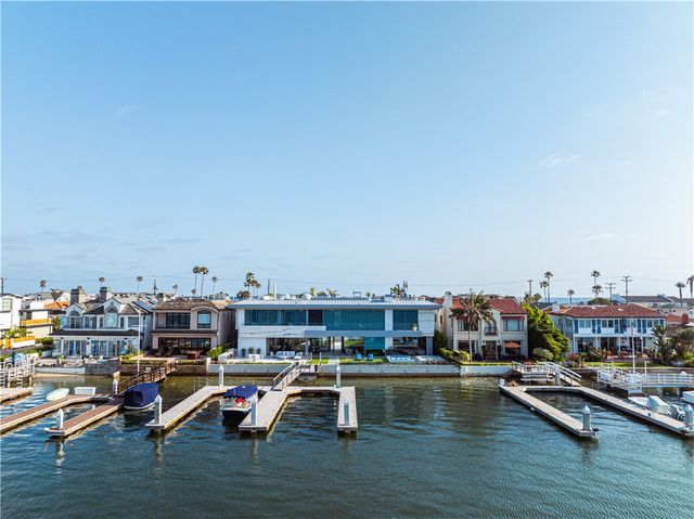 1220 W Bay Avenue, Newport Beach, CA 92661