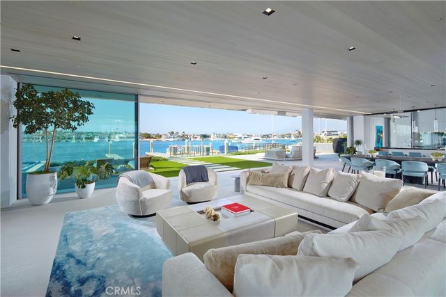 1220 W Bay Avenue, Newport Beach, CA 92661
