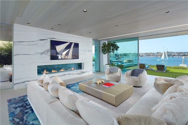 1220 W Bay Avenue, Newport Beach, CA 92661