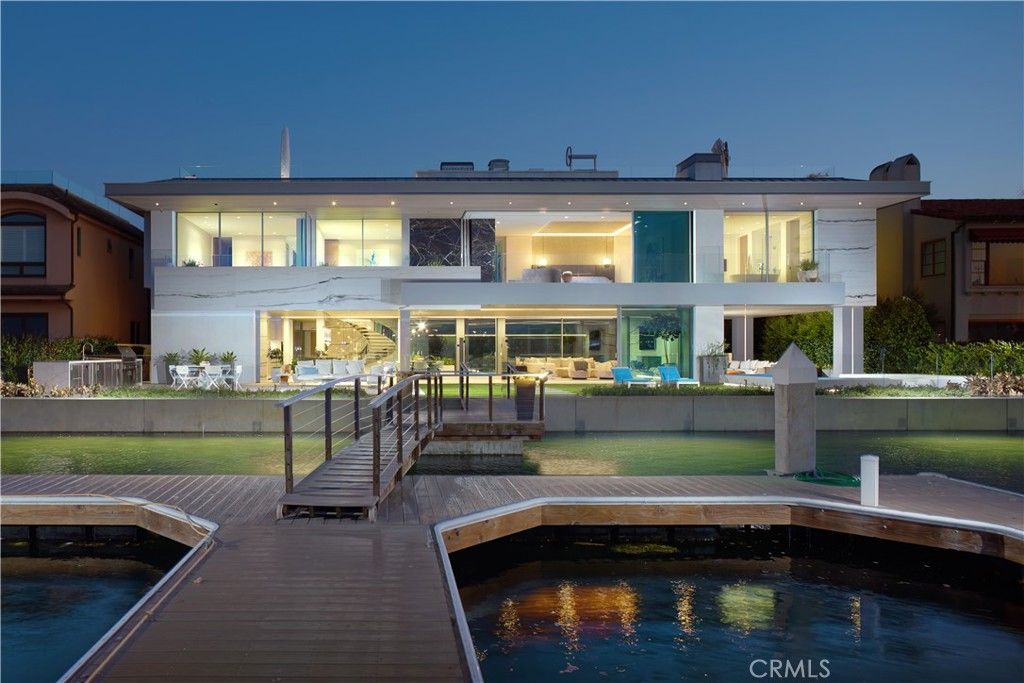 1220 W Bay Avenue, Newport Beach, CA 92661