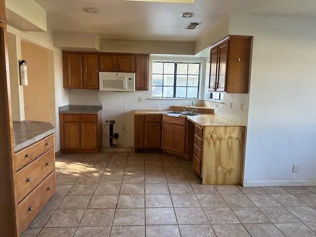 5875 Farm House Lane, Redding, CA 96001