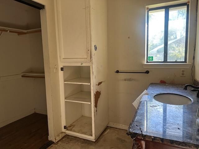 5875 Farm House Lane, Redding, CA 96001