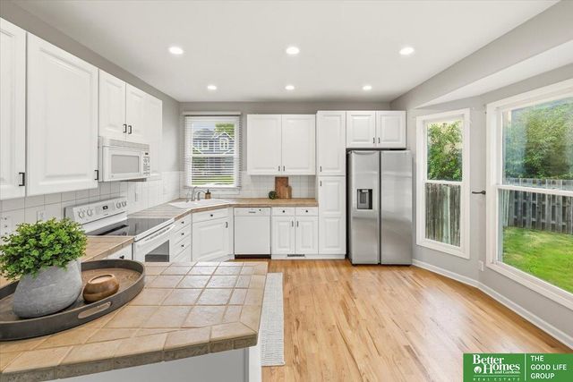 9816 S 28th Avenue Circle, Bellevue, NE 68123