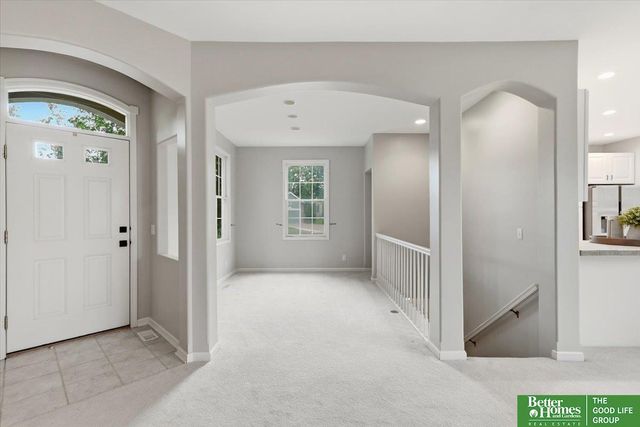 9816 S 28th Avenue Circle, Bellevue, NE 68123