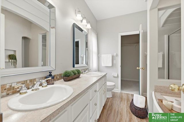 9816 S 28th Avenue Circle, Bellevue, NE 68123