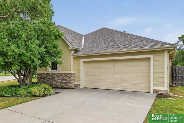 9816 S 28th Avenue Circle, Bellevue, NE 68123