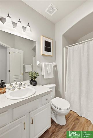 9816 S 28th Avenue Circle, Bellevue, NE 68123