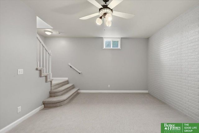 9816 S 28th Avenue Circle, Bellevue, NE 68123