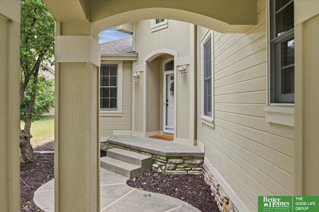 9816 S 28th Avenue Circle, Bellevue, NE 68123